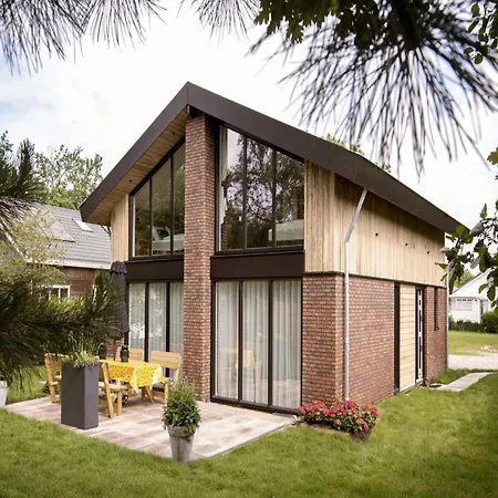 Villa Near Dutch Dunes With Sun-Facing Garden