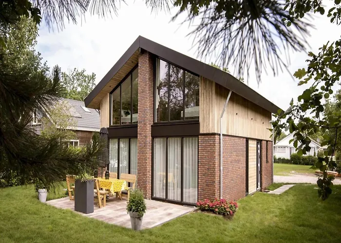 Villa Near Dutch Dunes With Sun-Facing Garden