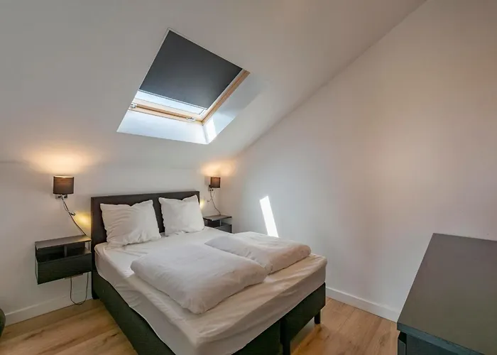 Villa Near Dutch Dunes With Sun-Facing Garden * Юлианадорп