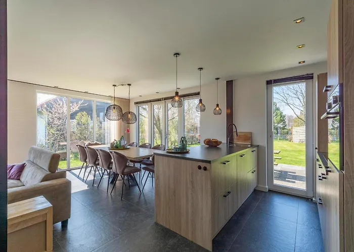 Villa Near Dutch Dunes With Sun-Facing Garden Вилла Юлианадорп