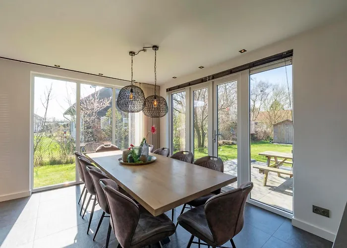 Вилла Villa Near Dutch Dunes With Sun-Facing Garden Юлианадорп