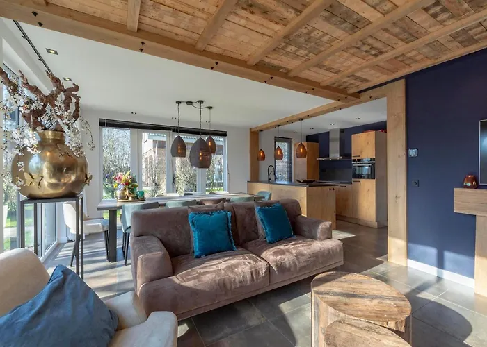 Villa Near Dutch Dunes With Sun-Facing Garden Юлианадорп