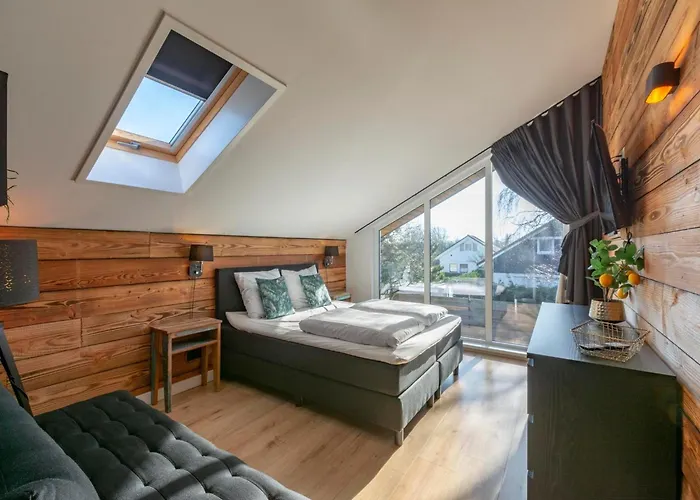 Villa Near Dutch Dunes With Sun-Facing Garden Юлианадорп