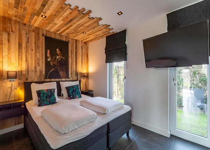 Вилла Villa Near Dutch Dunes With Sun-Facing Garden *